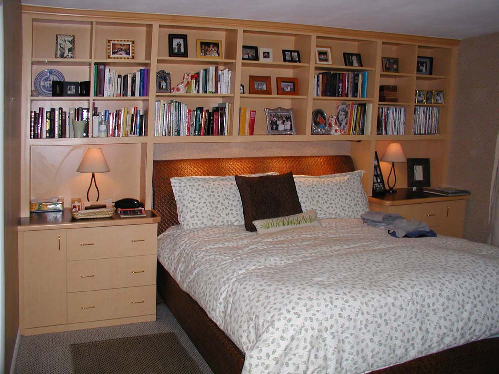 bedroom shelving display