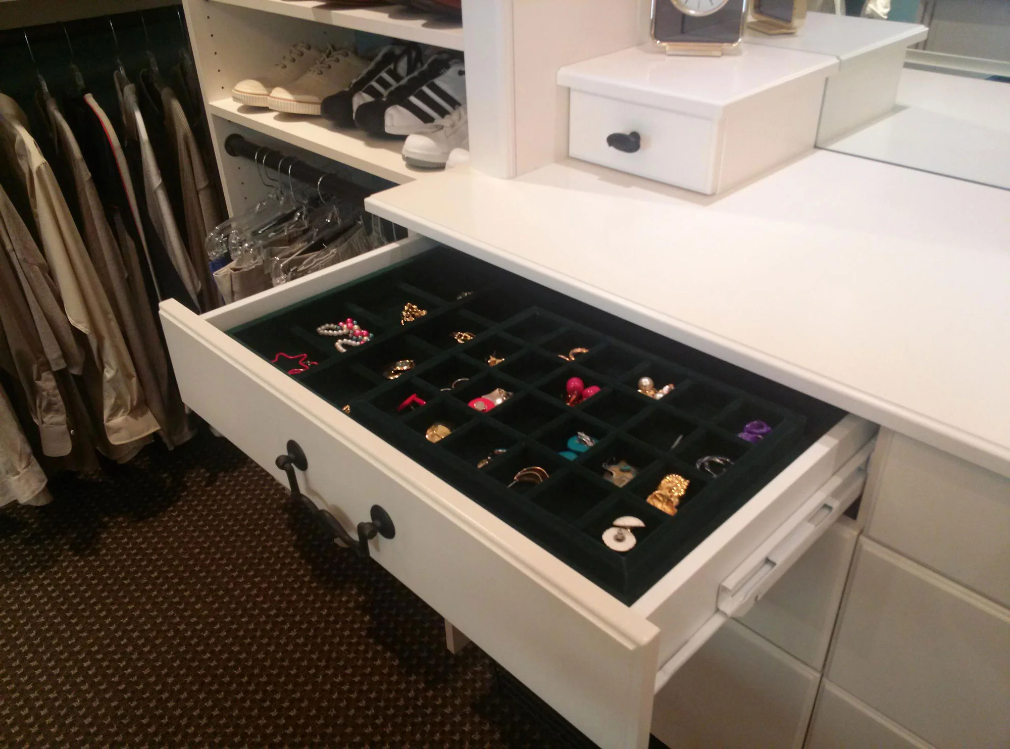 closet features and accessories newspace